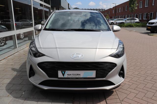 Hyundai I 10 1.0 Comfort 5-zits Uniek! lage km stand. voorzien van Apple Carplay/Android Auto