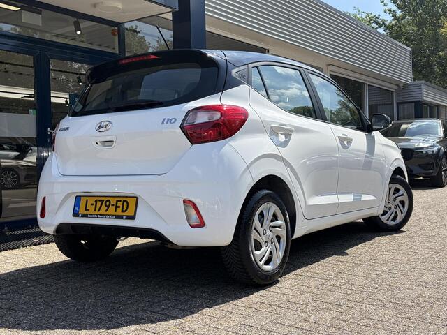 Hyundai I 10 1.0 Comfort Smart 5-zits / NL-Auto / Dealer-Onderhouden / 1e-Eigenaar / Cruise-Control / Apple-Carplay & Android-Auto / DAB Radio-Bluetooth / Navi / Camera / ENZ.