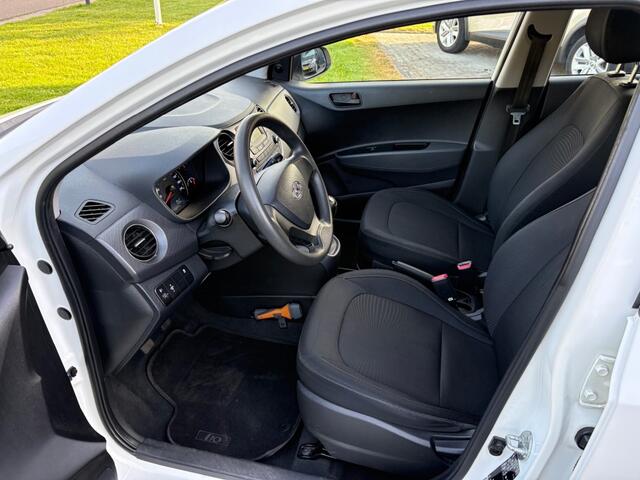 Hyundai I 10 1.0I PRIVATE LEASE