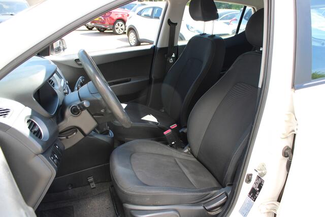 Hyundai I 10 1.0i Comfort//Navi//Airco!!