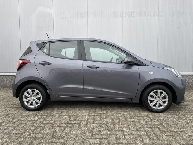 Hyundai I 10 1.0i Comfort / Navigatie / Cruise control / Airco / Telefoon / Elektrisch bedienbare ramen + spiegels.
