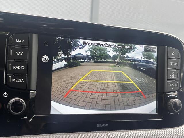 Hyundai I 10 1.0 Comfort Smart / Navigatie / Apple Carplay & Android Auto / Cruise Control / Achteruitrijcamera / DAB radio /