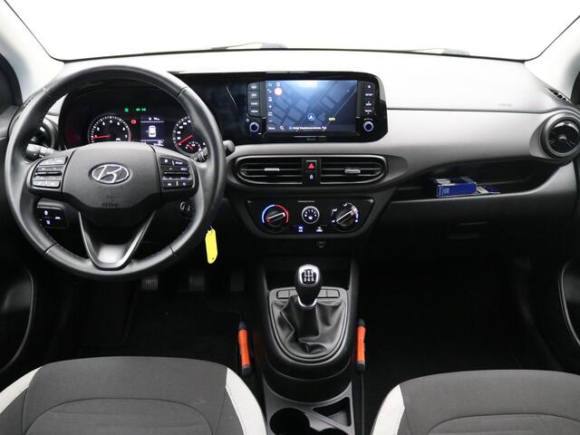 Hyundai I 10 1.0 Comfort Smart / Navigatie / Airco / Cruise Control / Achteruitrijcamera / NL Auto / Dealer onderhouden / Apple CarPlay & Android Auto / 1ste eigenaar /