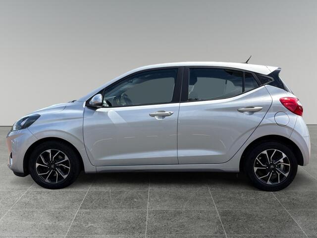 Hyundai I 10 Comfort Smart 1.0 MPI 67pk | 15'' BI-COLOR LM-VELGEN | APPLE CARPLAY / ANDROID AUTO | CAMERA | NAVI | CRUISE CONTROL | AIRCO |