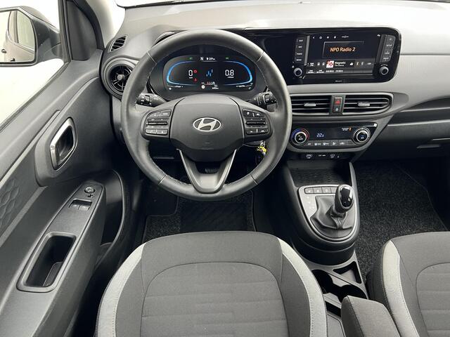 Hyundai I 10 1.0 Comfort Smart 5-zits / Automaat / Stuur- en stoelverwarming / Camera / Airco / Navigatie / Apple Carplay Android / DAB radio / 15" LM wielen & All Season banden /