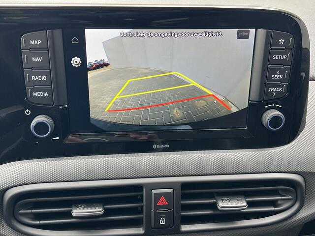 Hyundai I 10 1.0 Comfort Smart 5-zits / Automaat / Stuur- en stoelverwarming / Camera / Airco / Navigatie / Apple Carplay Android / DAB radio / 15" LM wielen & All Season banden /