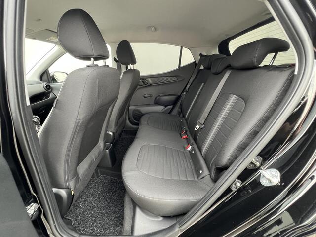 Hyundai I 10 1.0 Comfort Smart 5-zits / Automaat / Stuur- en stoelverwarming / Camera / Airco / Navigatie / Apple Carplay Android / DAB radio / 15" LM wielen & All Season banden /