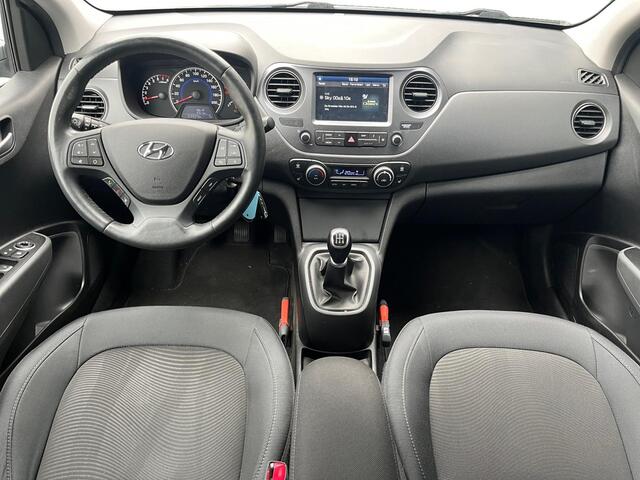 Hyundai I 10 5-deurs Premium 1.0i MPi 67pk | STUUR & STOELVERWARMING| CLIMA | NAVI | APPLE CARPLAY / ANDROID AUTO | BI-COLOR LM-VELGEN | DEALER ONDERHOUDEN! | CRUISE CONTROL |