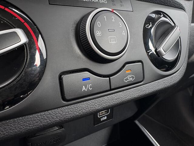 Hyundai I 10 1.0 Comfort Smart 5-zits / Automaat / Apple Carplay/Android Auto / Airco / Cruise Control / All-season / Navigatie /
