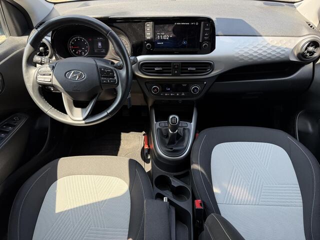 Hyundai I 10 1.0 Premium Navigatie / Camera / Cruise Control / Sensoren Achter / Apple&Android Carplay / Bluetooth / DAB / All-Season banden