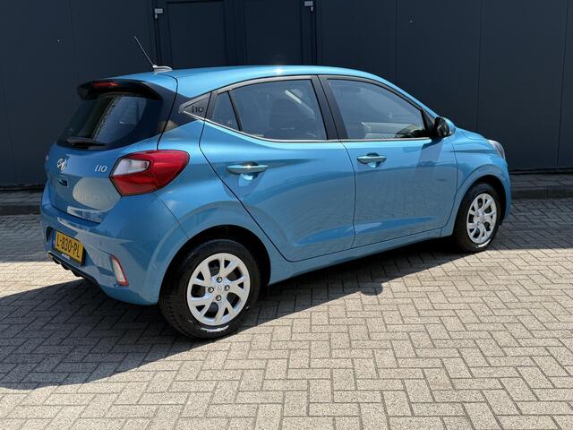 Hyundai I 10 1.0 Premium Navigatie / Camera / Cruise Control / Sensoren Achter / Apple&Android Carplay / Bluetooth / DAB / All-Season banden