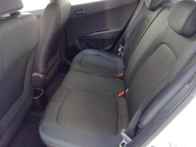 Hyundai I 10 1.0i Comfort Airconditioning | Audiosysteem | Centrale vergrendeling | Cruise control,