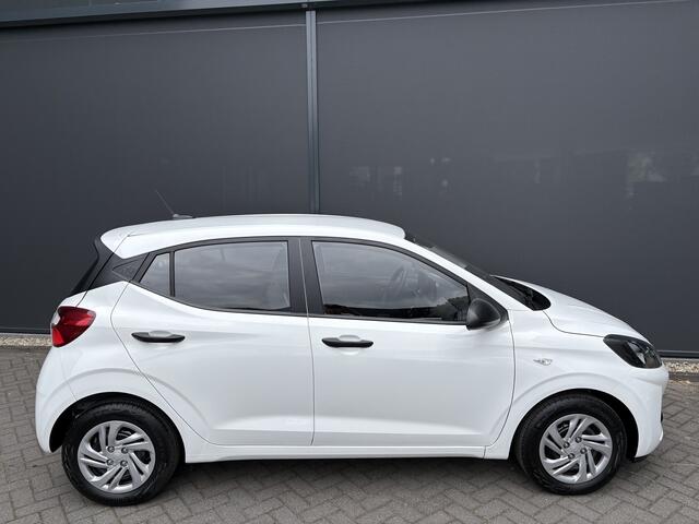 Hyundai I 10 1.0 Comfort Achteruitrijcamera - Airco - Navigatie - Parkeersensoren achter - Cruise control - Radio - Led verlichting - Fabrieksgarantie