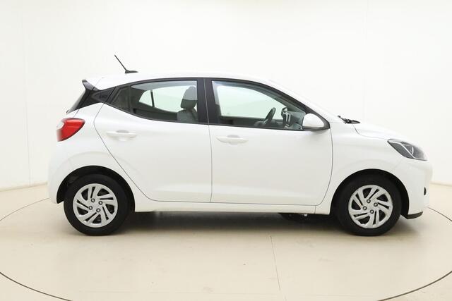Hyundai I 10 1.0 Premium | Camera | Parkeersensoren | Climate control | Weinig kilometers | Cruise control | DAB Radio