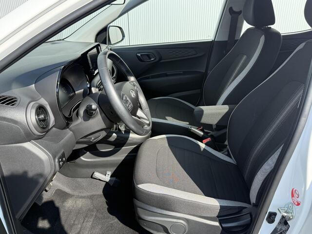 Hyundai I 10 1.0 Comfort Smart Dealer onderhouden / All season banden / Navigatie / Achteruitrijcamera / Apple CarPlay en Android Auto / Eerste eigenaar