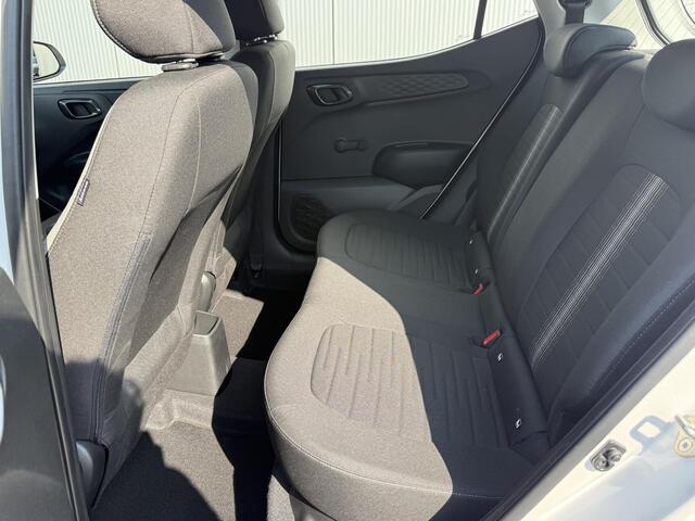 Hyundai I 10 1.0 Comfort Smart Dealer onderhouden / All season banden / Navigatie / Achteruitrijcamera / Apple CarPlay en Android Auto / Eerste eigenaar