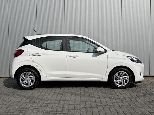 Hyundai I 10 1.0 Comfort Smart Dealer onderhouden / All season banden / Navigatie / Achteruitrijcamera / Apple CarPlay en Android Auto / Eerste eigenaar