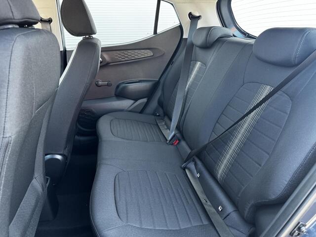 Hyundai I 10 1.0 Comfort Limited ** Nu met ¤ 3.000 Voordeel ** Nieuw uit voorraad leverbaar ** / Navigatie / Airco / Achteruitrijcamera /