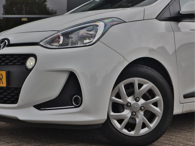 Hyundai I 10 1.0i Premium Navigatie | Camera | Cruise Control | DAB | Stoelverwarming