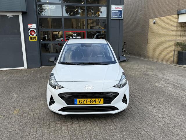 Hyundai I 10 1.0 Comfort / Airco/ Navigatie/ Cruise/ Apple carplay/ Digitaal dashbord