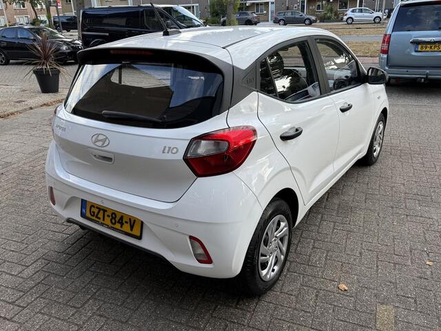 Hyundai I 10 1.0 Comfort / Airco/ Navigatie/ Cruise/ Apple carplay/ Digitaal dashbord