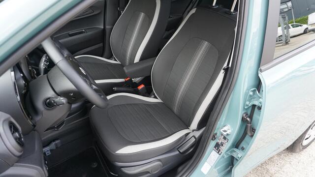 Hyundai I 10 1.0 67pk Comfort 5Drs Virtual-Cockpit Cruisecontrol Navi A-Camera LED 39072km! *NL auto* Mangrove Green!