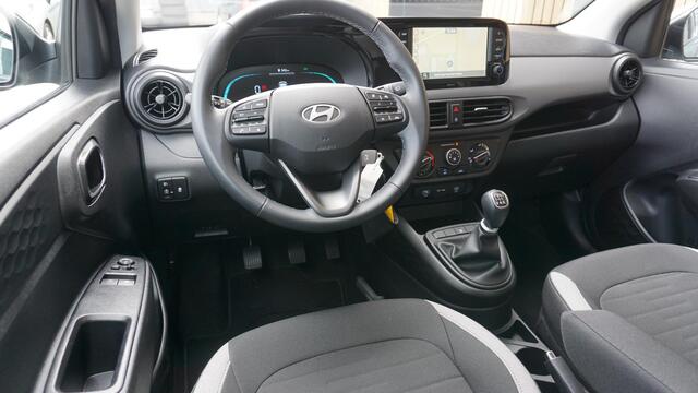Hyundai I 10 1.0 67pk Comfort 5Drs Virtual-Cockpit Cruisecontrol Navi A-Camera LED 39072km! *NL auto* Mangrove Green!