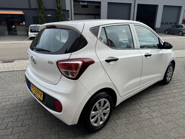 Hyundai I 10 1.0i i-Motion Airco, weinig km, nieuwe banden