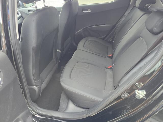 Hyundai I 10 1.0i Premium Stoel/Stuur Verwarming | Airco | Fietsendrager | Navi | Apple Carplay/Android Auto