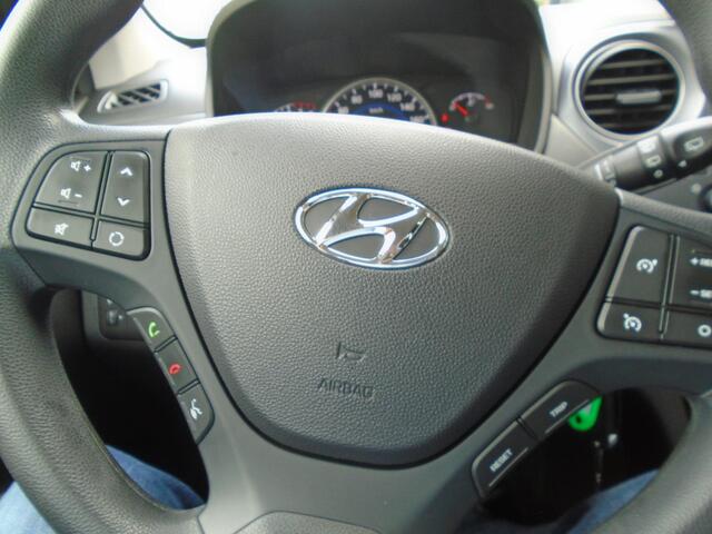 Hyundai I 10 1.0i Comfort & navigatie groot scherm