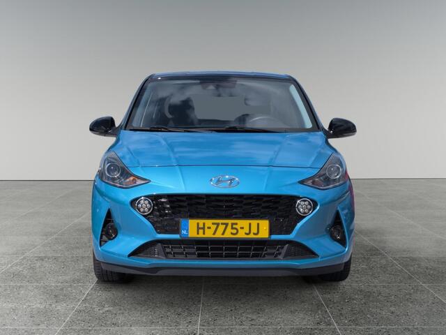 Hyundai I 10 5-deurs Premium 1.0 MPi 67pk | DAKKLEUR ZWART | CLIMA | NAVI | APPLE CARPLAY / ANDROID AUTO | 16'' BICOLOR LM-VELGEN | CAMERA | ALLSEASON BANDEN |