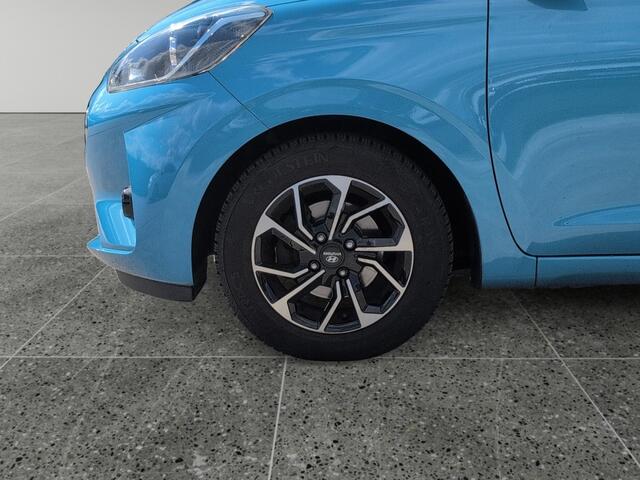 Hyundai I 10 5-deurs Premium 1.0 MPi 67pk | DAKKLEUR ZWART | CLIMA | NAVI | APPLE CARPLAY / ANDROID AUTO | 16'' BICOLOR LM-VELGEN | CAMERA | ALLSEASON BANDEN |