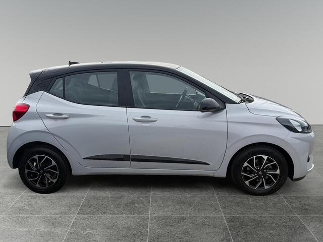 Hyundai I 10 5-deurs 1.0 67pk Automaat Premium 5-zits | NAVI | LM-VELGEN | APPLE CARPLAY/ANDROID AUTO | CAMERA | FABR.GAR 7-2030 |