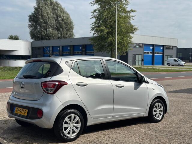 Hyundai I 10 1.0I Comfort '' Infotainmentsystem - USB - CC - Elektrische ramen ''