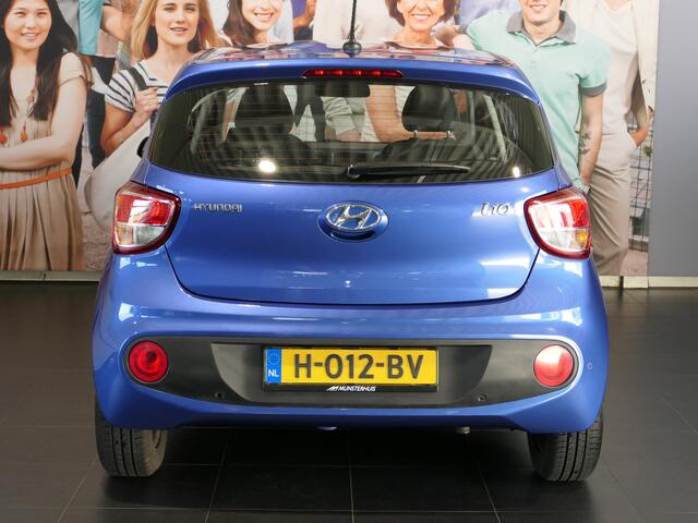 Hyundai I 10 1.0i Comfort - Apple carplay/ Android auto - DAB - Sensor achter - Navi