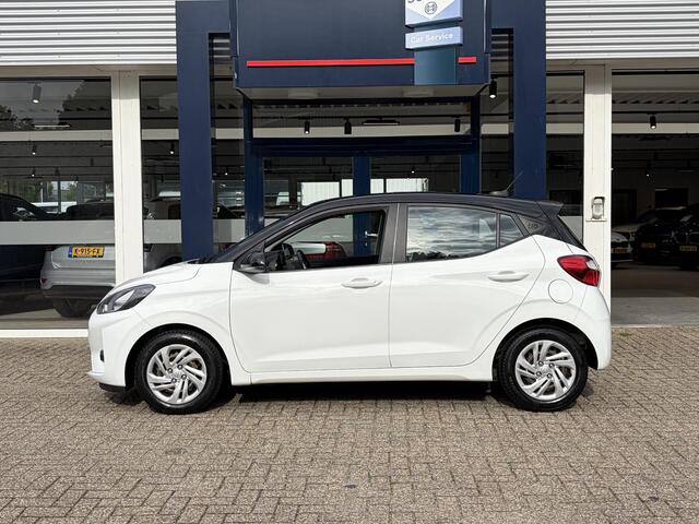 Hyundai I 10 1.0 Comfort Smart 5-zits / 5-Deurs / NL-Auto / Dealer-Onderhouden / Cruise-Control / Apple-Carplay & Android-Auto / DAB Radio-Bluetooth / Navi / Camera / ENZ.