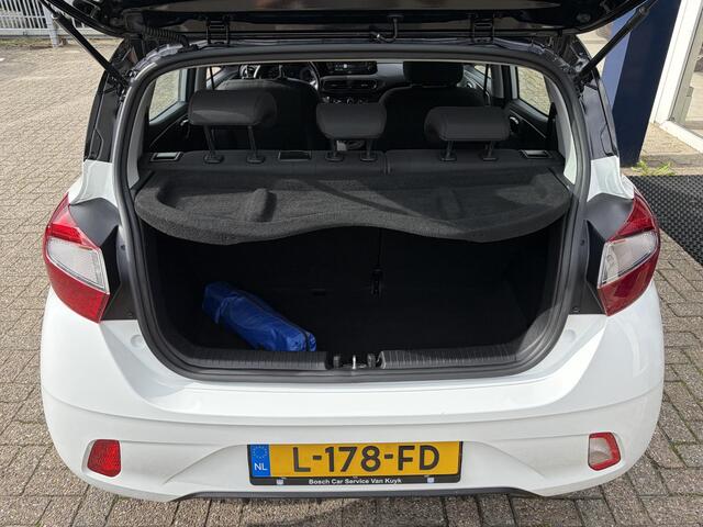 Hyundai I 10 1.0 Comfort Smart 5-zits / 5-Deurs / NL-Auto / Dealer-Onderhouden / Cruise-Control / Apple-Carplay & Android-Auto / DAB Radio-Bluetooth / Navi / Camera / ENZ.