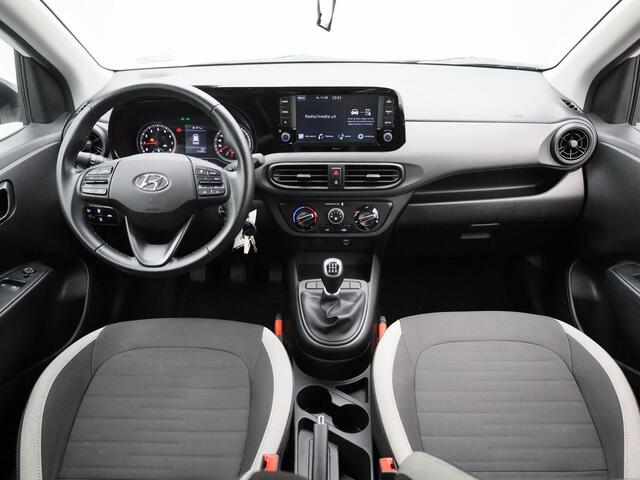 Hyundai I 10 1.0 Comfort | Apple Carplay & Android Auto | DAB-Radio | Automatische Verlichting | Airconditioning | Cruise Control | Lane Assist | Multifunctioneel Stuurwiel | Lederen Stuurwiel & Versnellingspook