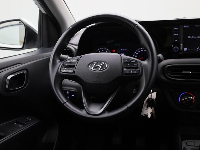 Hyundai I 10 1.0 Comfort | Apple Carplay & Android Auto | DAB-Radio | Automatische Verlichting | Airconditioning | Cruise Control | Lane Assist | Multifunctioneel Stuurwiel | Lederen Stuurwiel & Versnellingspook