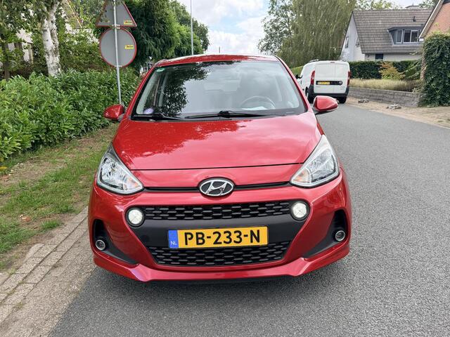 Hyundai I 10 1.0i i-Premium NavigatieoAircooCruise