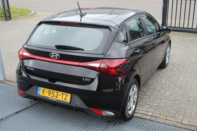 Hyundai I 20 1.2 MPI i-Motion Airco/Cruise control/Lane assist/DAB/Bluetooth/Multifunctioneel stuurwiel/Elektrische ramen/Elektrisch verstelbare spiegels.