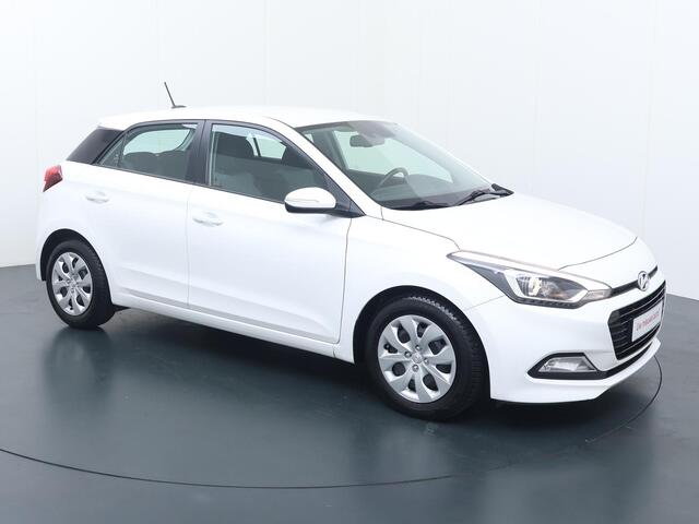 Hyundai I 20 1.0 T-GDI Comfort | Multifunctioneel stuurwiel | Cruise control | Automatische verlichting | Inklapbare spiegels | Dab+ | Bluetooth | Navigatie | Parkeersensoren | Achteruitrijcamera | Laneassist |