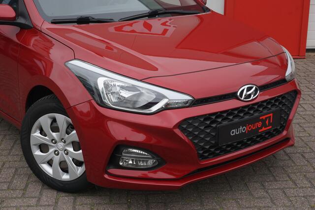 Hyundai I 20 1.0 T-GDI Comfort | Automaat | Camera | Trekhaak | Cruise Control | Navigatie | Origineel NL |