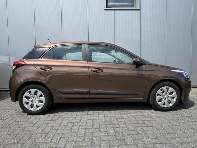 Hyundai I 20 1.0 T-GDI Comfort / 1e eig. / Navigatie / Climate Control / Cruise Control / Camera achter + parkeersensoren achter /
