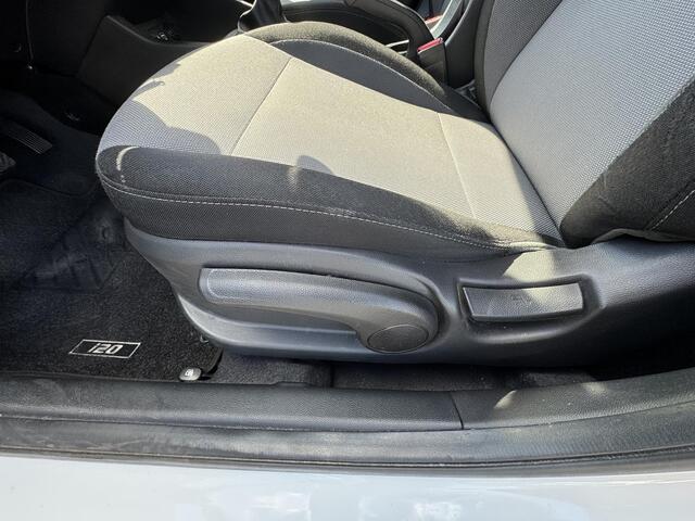 Hyundai I 20 1.0 T-GDI Comfort / Navigatie + Apple Carplay/Android Auto/ Climate Control/ LM Velgen / Getinte Rame
