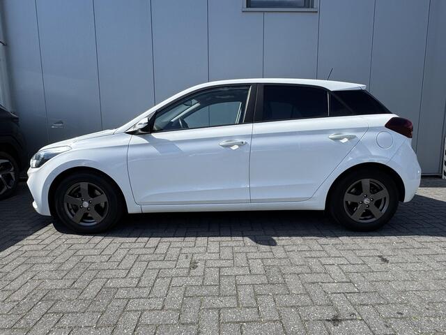Hyundai I 20 1.0 T-GDI Comfort / Navigatie + Apple Carplay/Android Auto/ Climate Control/ LM Velgen / Getinte Rame