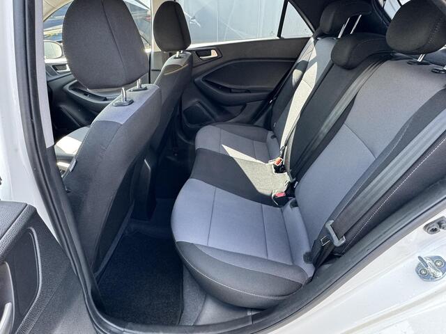 Hyundai I 20 1.0 T-GDI Comfort / Navigatie + Apple Carplay/Android Auto/ Climate Control/ LM Velgen / Getinte Rame