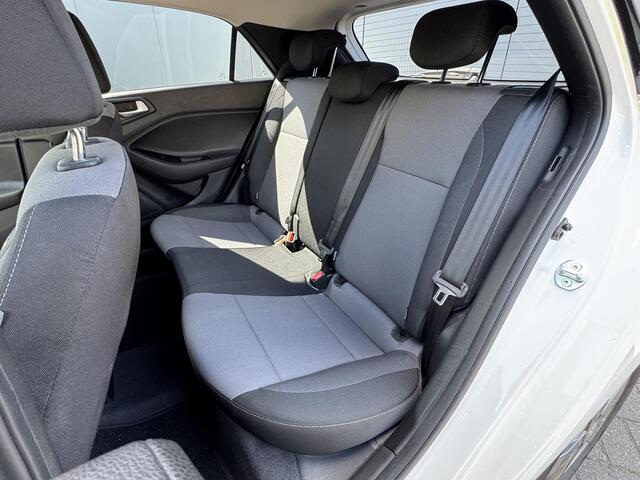Hyundai I 20 1.0 T-GDI Comfort / Navigatie + Apple Carplay/Android Auto/ Climate Control/ LM Velgen / Getinte Rame