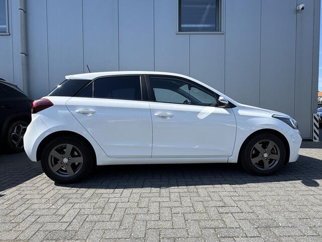 Hyundai I 20 1.0 T-GDI Comfort / Navigatie + Apple Carplay/Android Auto/ Climate Control/ LM Velgen / Getinte Rame