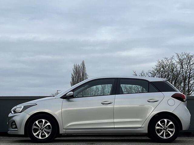 Hyundai I 20 1.0 T-GDI 100PK Automaat Comfort | Geïntegreerde navigatie | Android Auto Apple Carplay | Camera & Pdc | Stoel & stuurverwarming |